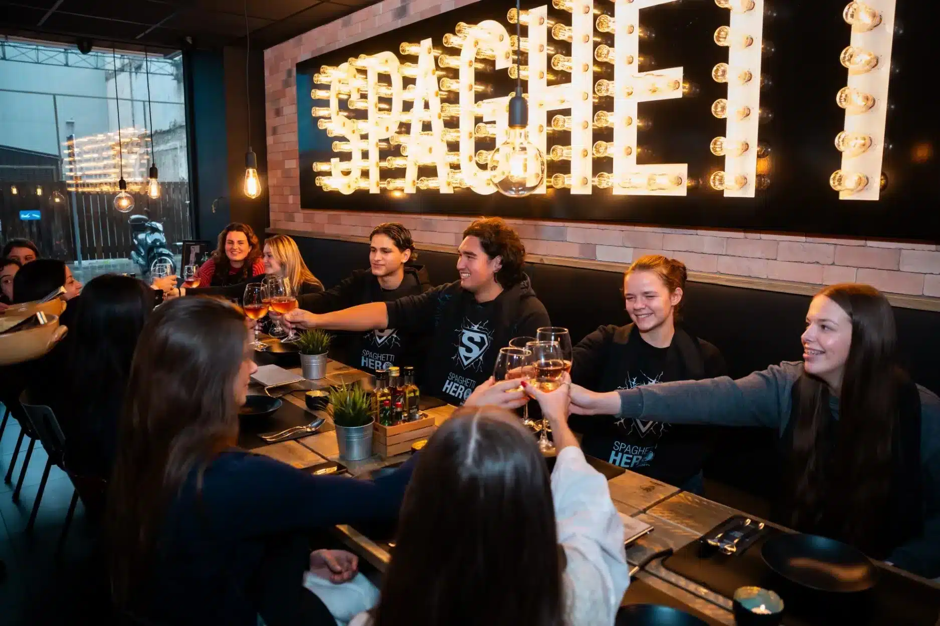 Groep-toasten-sharing Groepen